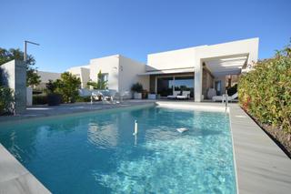 Xalet en Algorfa. Magnfica villa en la finca golf resort en venta