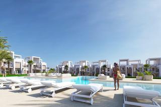 Attique à Rojales. Bungalow de planta alta de 2 dormitorios con solarium privado a