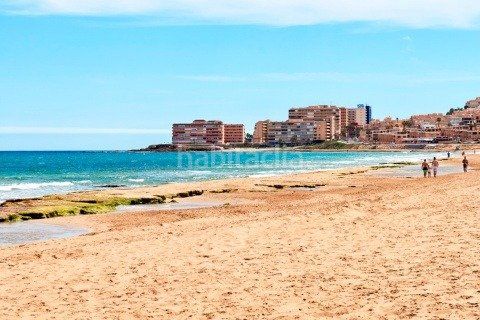 Foto 8459dd68-0560-4601-8eb9-d659c5fa98f4. Planta baixa amb aparcament piscina a Torreblanca Torrevieja