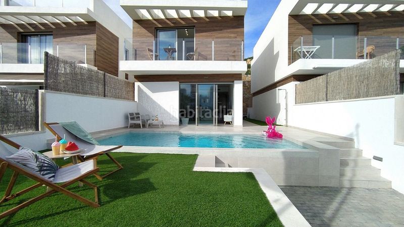 Foto 5b6c2671-e4e4-4dc7-9ca0-a2354337b344. Chalet with parking pool in Los Almendros Orihuela