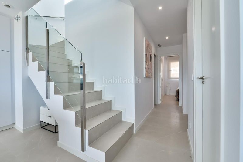 Foto 06b470f4-ecf5-4e70-843f-6a6fe1371c33. Àtic amb aparcament piscina a balcón de Finestrat-terra marina Finestrat