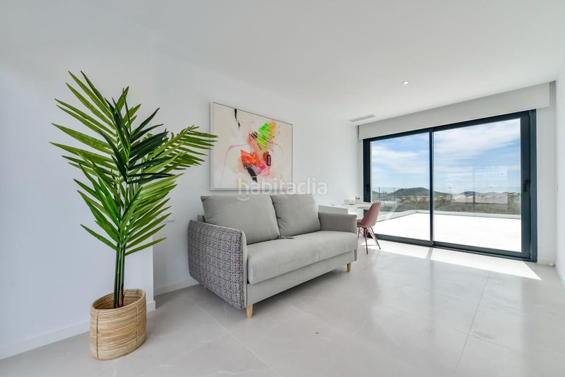 Foto 1c7c79a8-3507-4318-8b3c-5713257e6c9d. Àtic amb aparcament piscina a balcón de Finestrat-terra marina Finestrat