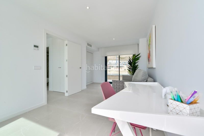 Foto 1cff8c30-76d8-4bd0-8312-29be8aa944af. Àtic amb aparcament piscina a balcón de Finestrat-terra marina Finestrat