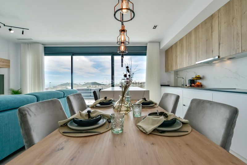 Foto 36a2cd02-1e72-4a07-bdab-e8050de422ac. Àtic amb aparcament piscina a balcón de Finestrat-terra marina Finestrat