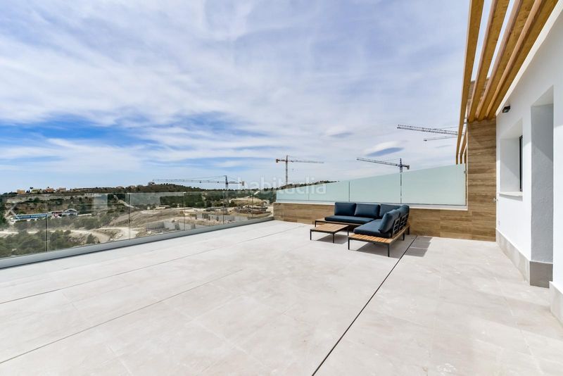 Foto 395b35e4-4e59-4c9f-ba82-708854d78a9b. Àtic amb aparcament piscina a balcón de Finestrat-terra marina Finestrat