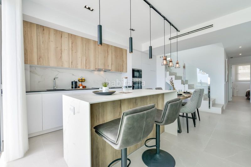 Foto 94a6cd33-d1dd-4ca8-99dc-fa6318a24f44. Àtic amb aparcament piscina a balcón de Finestrat-terra marina Finestrat