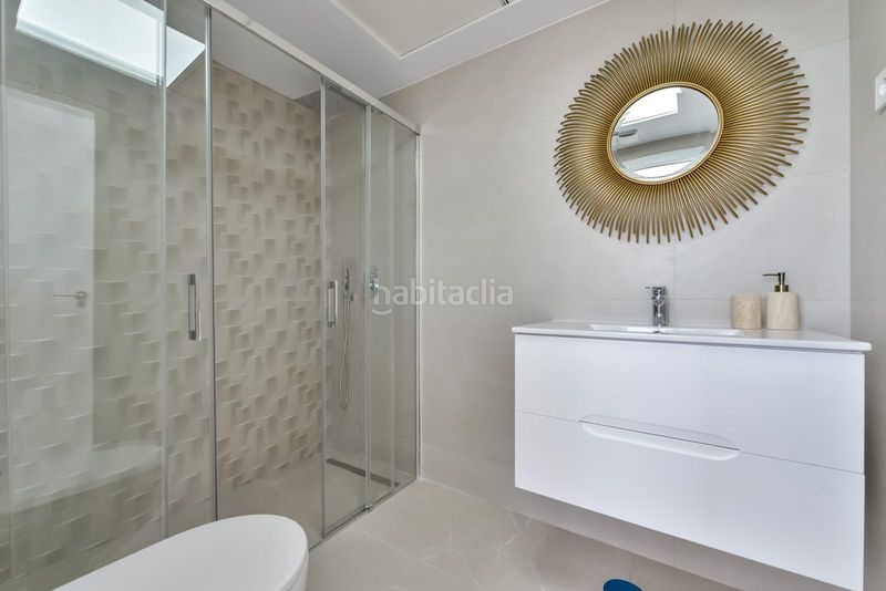 Foto c7a0c640-a08a-4dca-9ba4-10e5ef7fc720. Àtic amb aparcament piscina a balcón de Finestrat-terra marina Finestrat