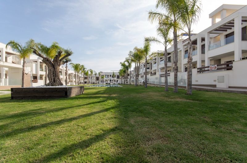 Foto 70fba714-0bd3-40f3-80d3-c57342d8e1e1. Casa amb aparcament piscina a Los Balcones-Los Altos Torrevieja