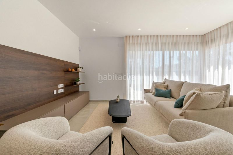 Foto 56b118b0-2044-4c00-9c48-d5cbb3a768d2. Casa adossada amb aparcament piscina a Benijófar