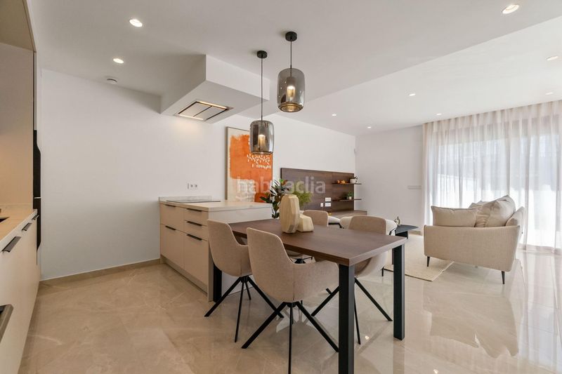 Foto 8fb9fdc9-e820-4fc2-8175-ae3036494dce. Casa adossada amb aparcament piscina a Benijófar