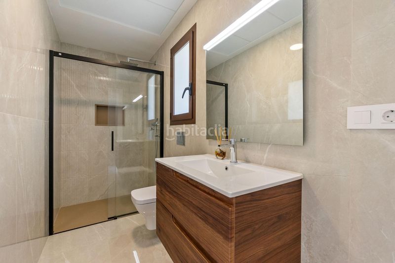 Foto ef06802c-9791-4c87-a610-1ffe33ad10ce. Casa adossada amb aparcament piscina a Benijófar