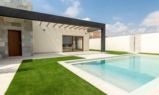 Xalet a Los Balcones-Los Altos. Villa de una sola planta de 3 dormitorios con piscina privada y
