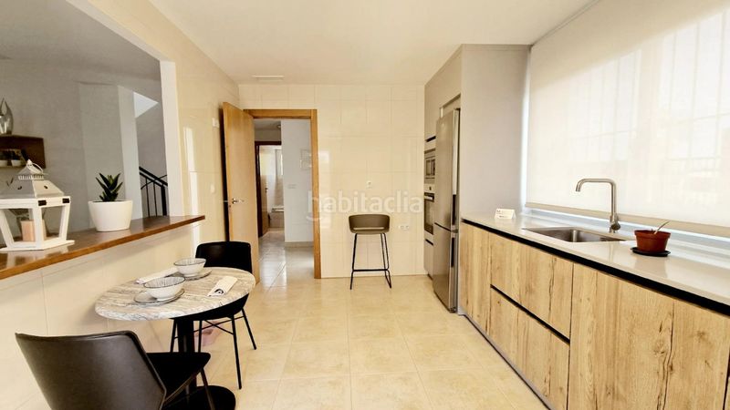 Foto a31f8849-2ce3-41c5-b6bf-d9a7600b309f. Chalet villa de 4 dormitorios de nueva construcción con solarium y gran parcela en Lorca