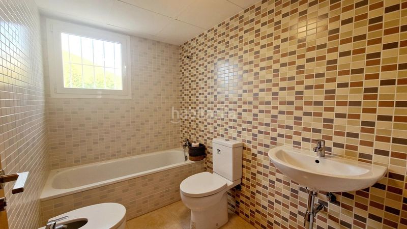 Foto f98d8d87-bf9c-446f-a066-57b96252ed67. Chalet villa de 4 dormitorios de nueva construcción con solarium y gran parcela en Lorca