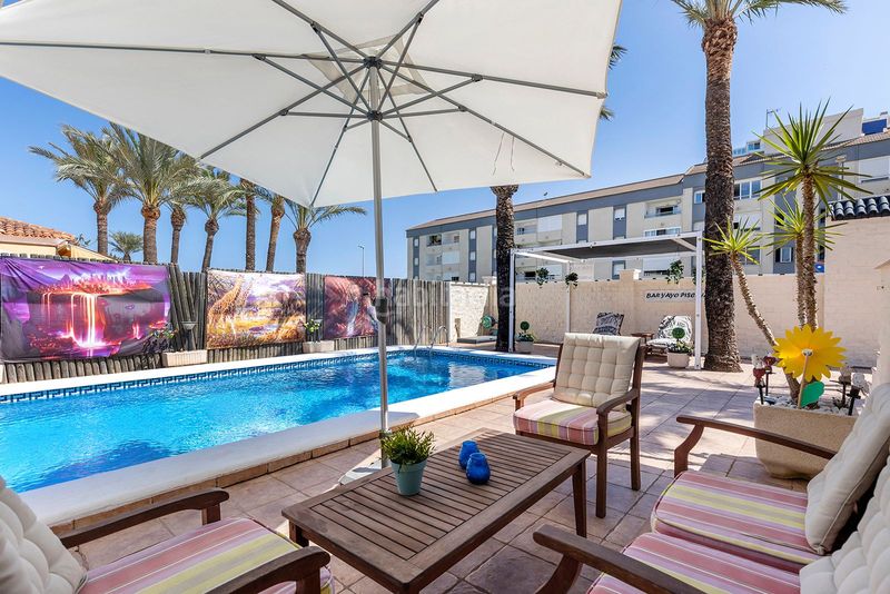 Foto 3be679b8-4158-4719-87da-1b27f9d560dc. Chalet en Punta Prima Torrevieja