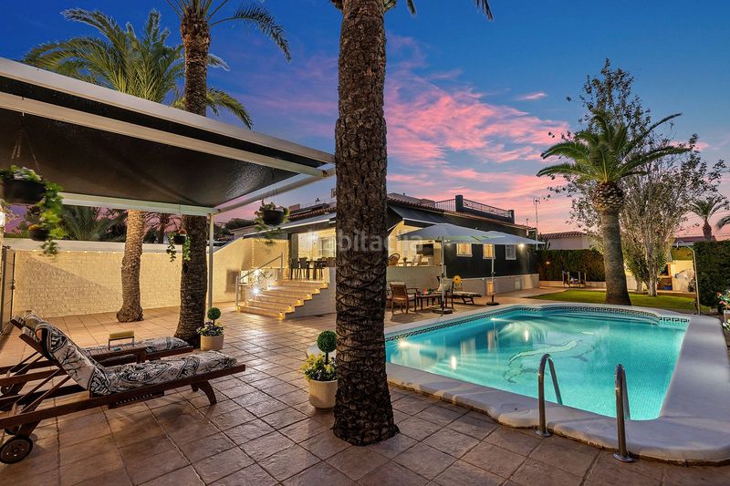 Foto 7795e088-f554-48e0-ae33-3dbee69ff8a6. Chalet en Punta Prima Torrevieja