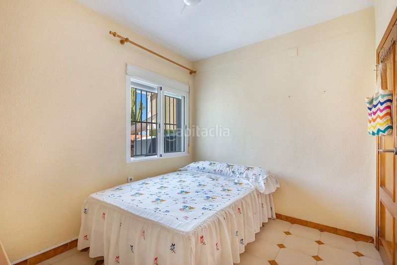 Foto d1b54001-b41c-4b01-9c46-be400aeaf660. Chalet en Punta Prima Torrevieja