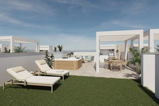 Penthouse in Pilar de la Horadada Ciudad. Bungalow de planta alta de 3 dormitorios con solarium privado a
