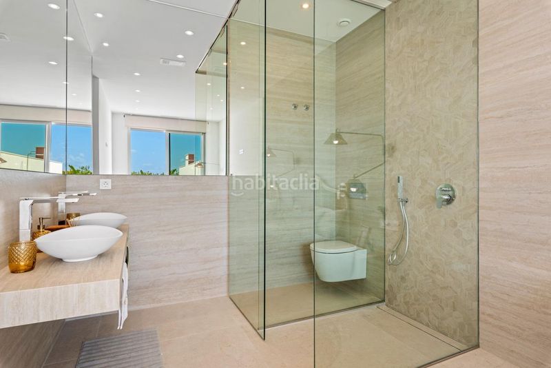 Foto 95c2121e-9ccd-4fd5-a464-4cfd60d02832. Xalet amb aparcament piscina a Benijófar