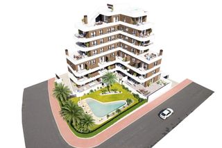 Ático en Puerto Deportivo. Exclusivo ático de 3 dormitorios con piscina privada y barbacoa
