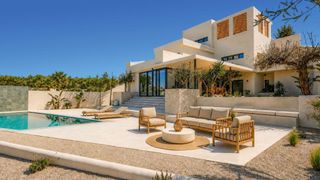Xalet a San Fulgencio. Villa de lujo con 4 dormitorios y piscina privada en la urbaniza