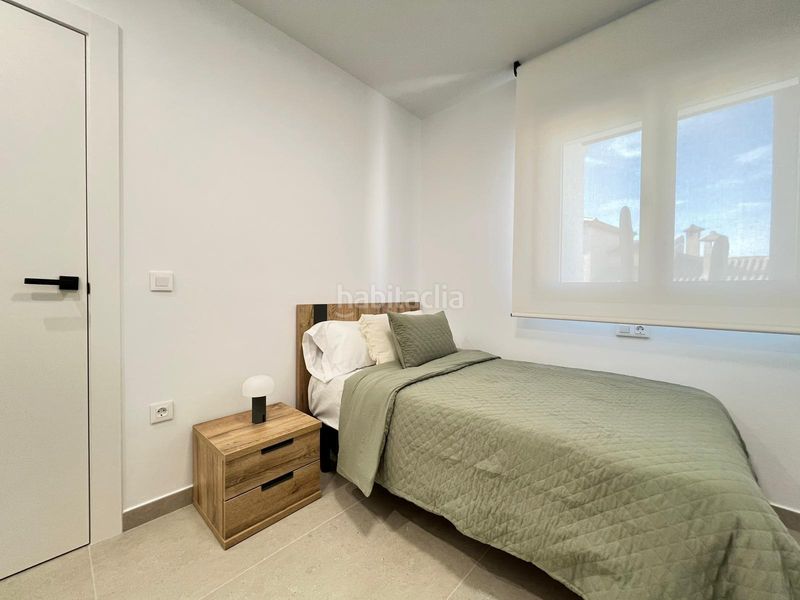 Foto ff8eb74b-b8ab-4e12-afc5-c22c2d8f6a92. Casa aparellada amb aparcament a Benferri