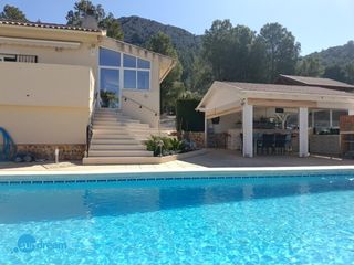 Chalet in Abanilla. Encantadora villa rural en la zarza  el pinoso con piscina clima