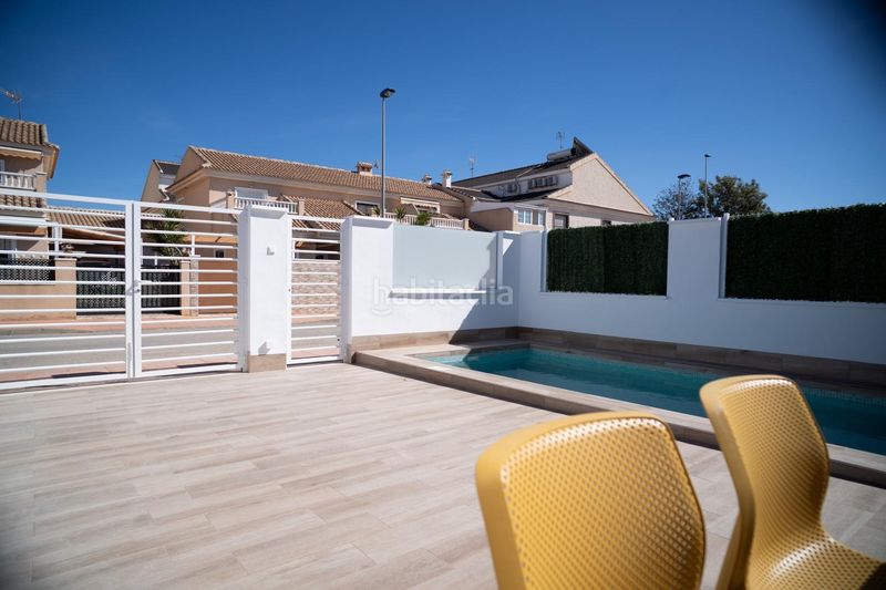 Foto a6d67651-6829-43a8-84e3-1dcbeff5fabe. Casa adossada amb aparcament piscina a San Javier San Javier