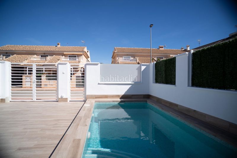Foto ca48eda5-4091-4a51-94c5-847919dc852e. Casa adossada amb aparcament piscina a San Javier San Javier