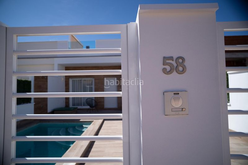 Foto e0b92837-9a66-4c74-9f4e-f54c3b2b6cd4. Casa adossada amb aparcament piscina a San Javier San Javier