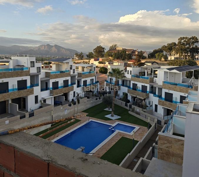 Foto 46a0c87b-4b58-4518-aafd-4d13390c7235. Casa adossada amb aparcament piscina a Bigastro
