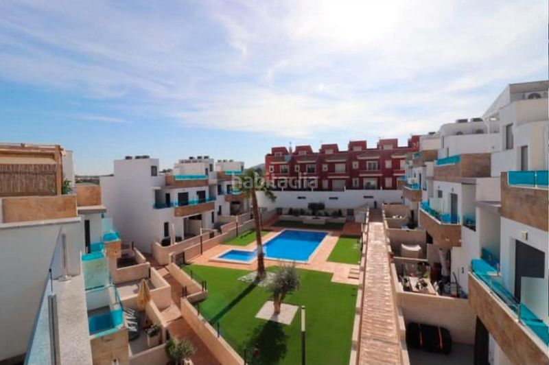Foto 7abff620-15ea-4a3e-bd6c-3b1c7f490fa7. Casa adossada amb aparcament piscina a Bigastro