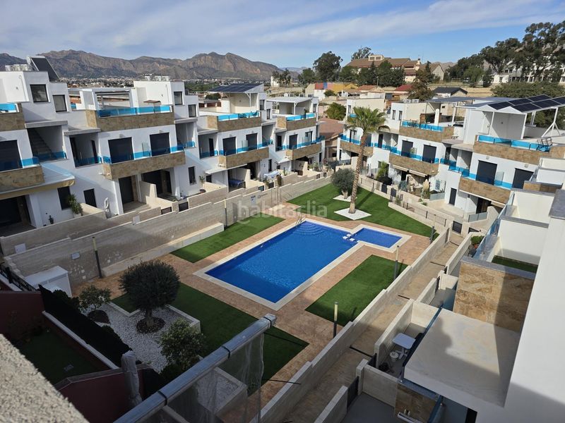 Foto db6f4975-af65-4b14-a6ca-be06e6bca1cc. Casa adossada amb aparcament piscina a Bigastro