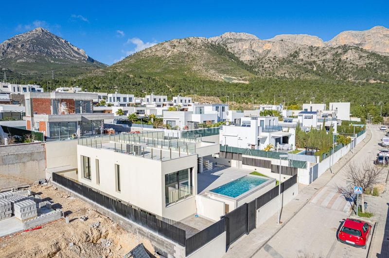 Foto 045e4ca7-863a-42a1-903e-8aab23bc756b. Xalet amb aparcament piscina a La Alberca Polop