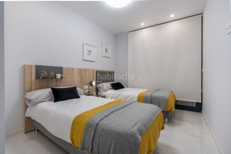 Foto a2b2beed-271a-4cd8-b556-dbc9be9cef23. Apartament amb aparcament piscina a Playa Poniente Benidorm