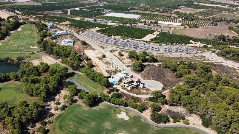 Foto 9d527c30-7e27-4d3a-98e2-91636828de5a. Casa bungalow de planta baja con 3 dormitorios a la venta en golf resort en Pilar de la Horadada
