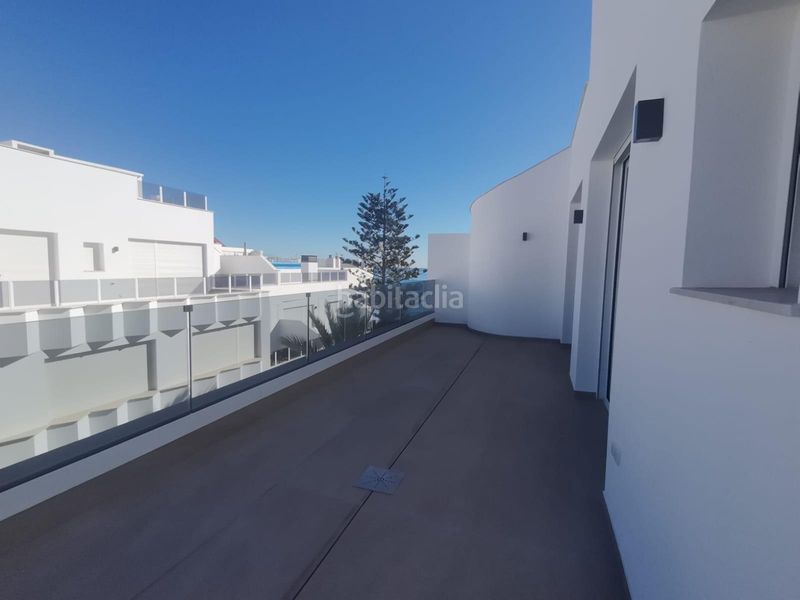 Foto 98a28146-0dff-43a2-9912-1b2eed5a5927. Àtic amb piscina a Zona Playa de los Locos Torrevieja