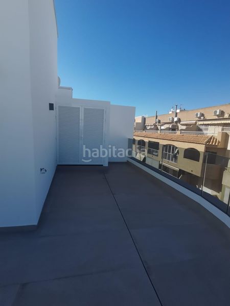 Foto ea206fbf-1a0a-43a2-8f69-a3138eadee22. Àtic amb piscina a Zona Playa de los Locos Torrevieja
