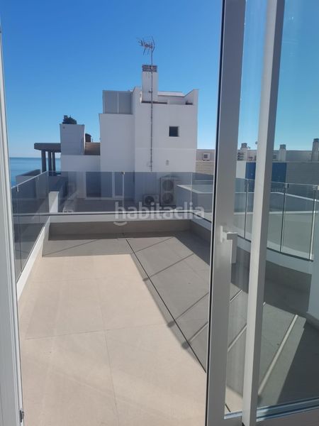 Foto 28e6363a-e2de-4424-8f24-81427334b57d. Àtic amb piscina a Zona Playa de los Locos Torrevieja
