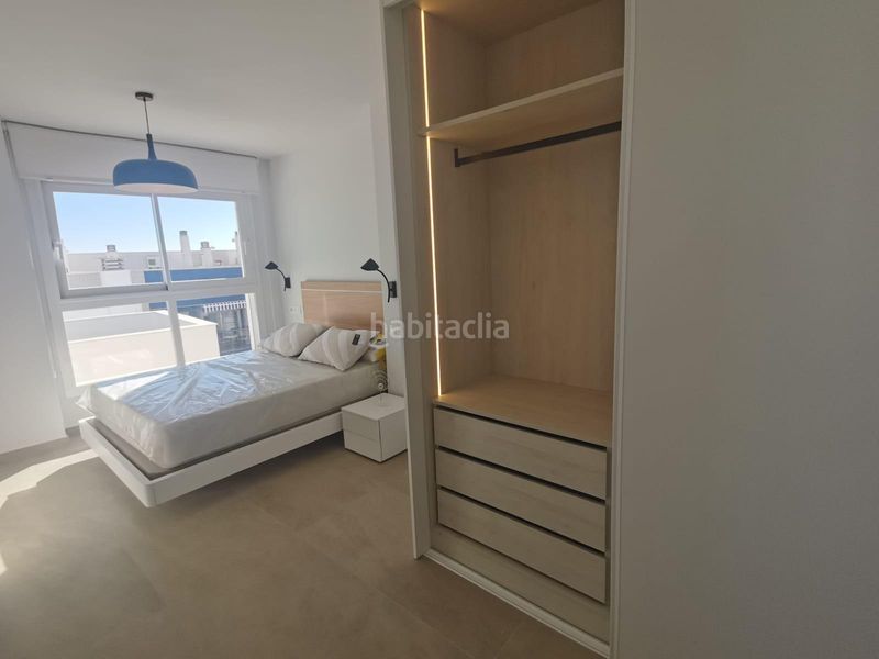 Foto ea7a56d4-d5fb-4510-8ae9-8b9fa6a72790. Àtic amb piscina a Zona Playa de los Locos Torrevieja