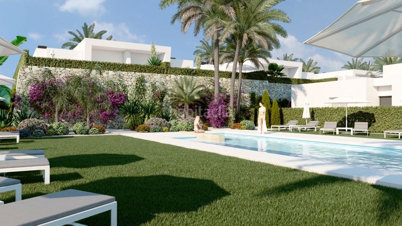 Foto 25c91597-f5f8-47e7-ab49-578eee994be1. Casa aparellada amb aparcament piscina a Algorfa