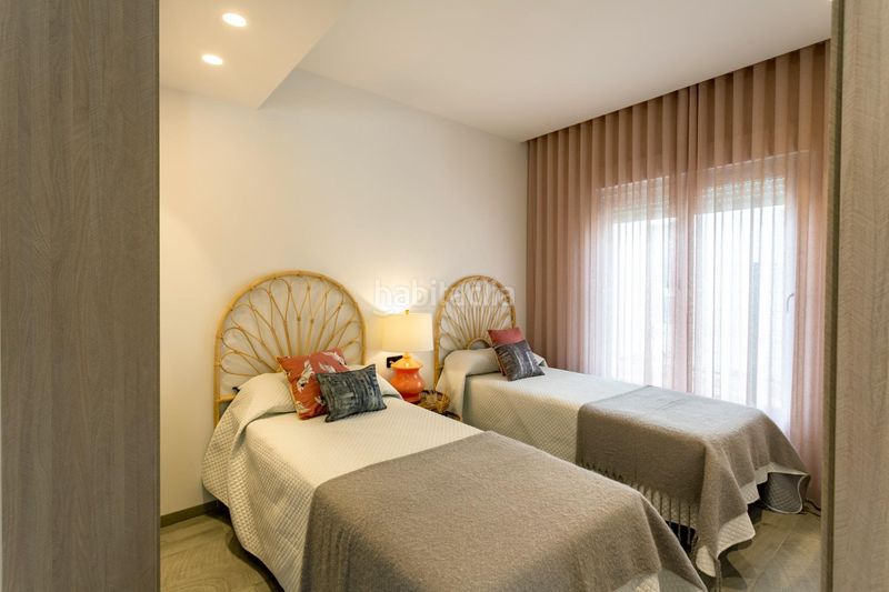 Foto bae0f2dc-1627-4e01-9f06-c84f343d4959. Casa aparellada amb aparcament piscina a Algorfa