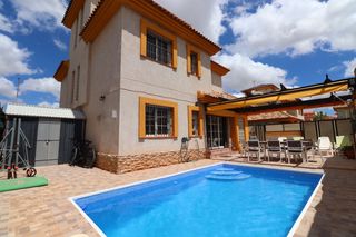 Casa adossada a Montesinos (Los)