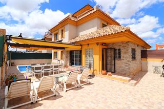 Casa adossada a Montesinos (Los)