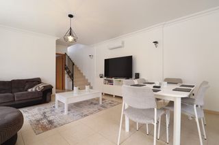 Casa adossada a Montesinos (Los)