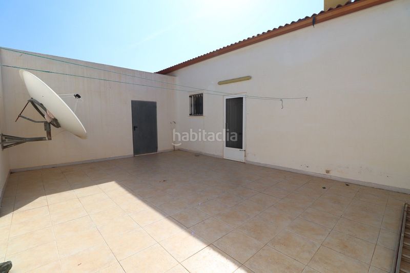 Foto 73e8cfb7-b5b1-4053-9a77-c172155603f0. Casa amb piscina a Albatera