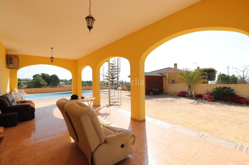 Foto 84aab9d8-a8bf-43c6-a814-4899c49dd9f1. Casa amb piscina a Albatera