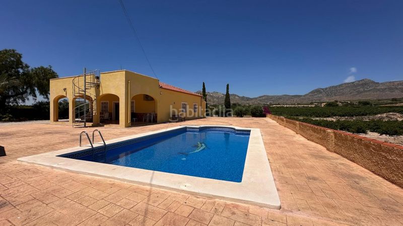 Foto a14e3b4e-1069-445b-9fbe-64a76e0bd92f. Casa amb piscina a Albatera