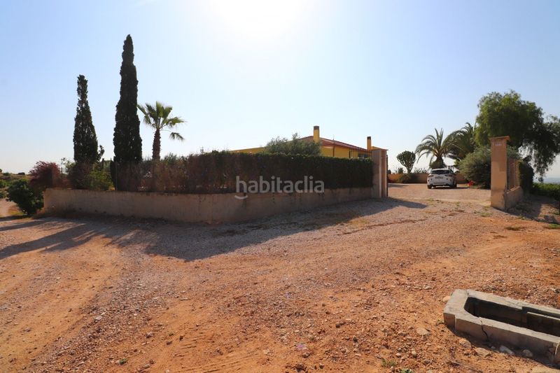 Foto ef4e1132-25c6-48e1-898b-4d4eab47e1cd. Casa amb piscina a Albatera