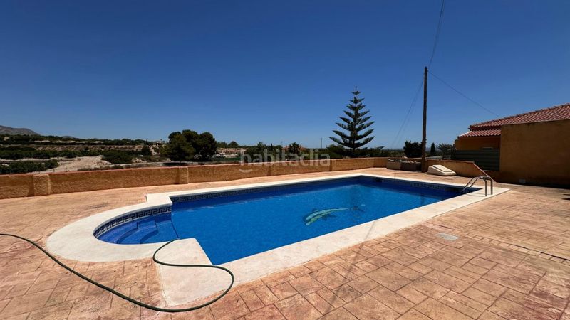 Foto f4222ca6-b5f0-429c-90b0-5f6370a4bbc9. Casa amb piscina a Albatera